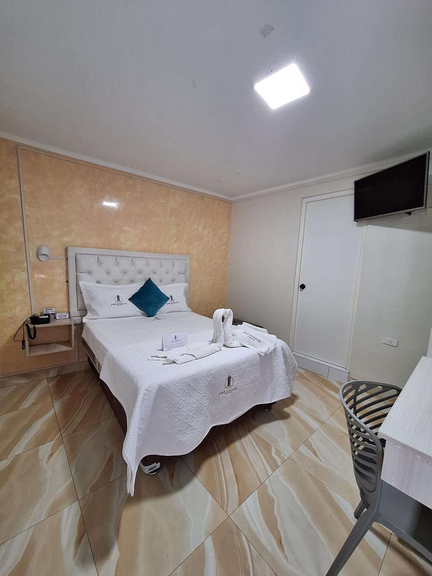 Hotel Jose Ignacio Chepén エクステリア 写真